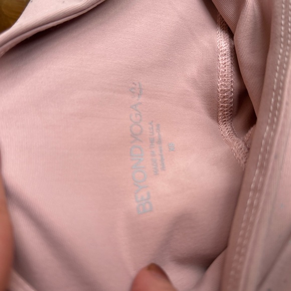 Beyond Yoga Light Ombré Shimmer Pink Leggings - XS - Picture 2 of 15